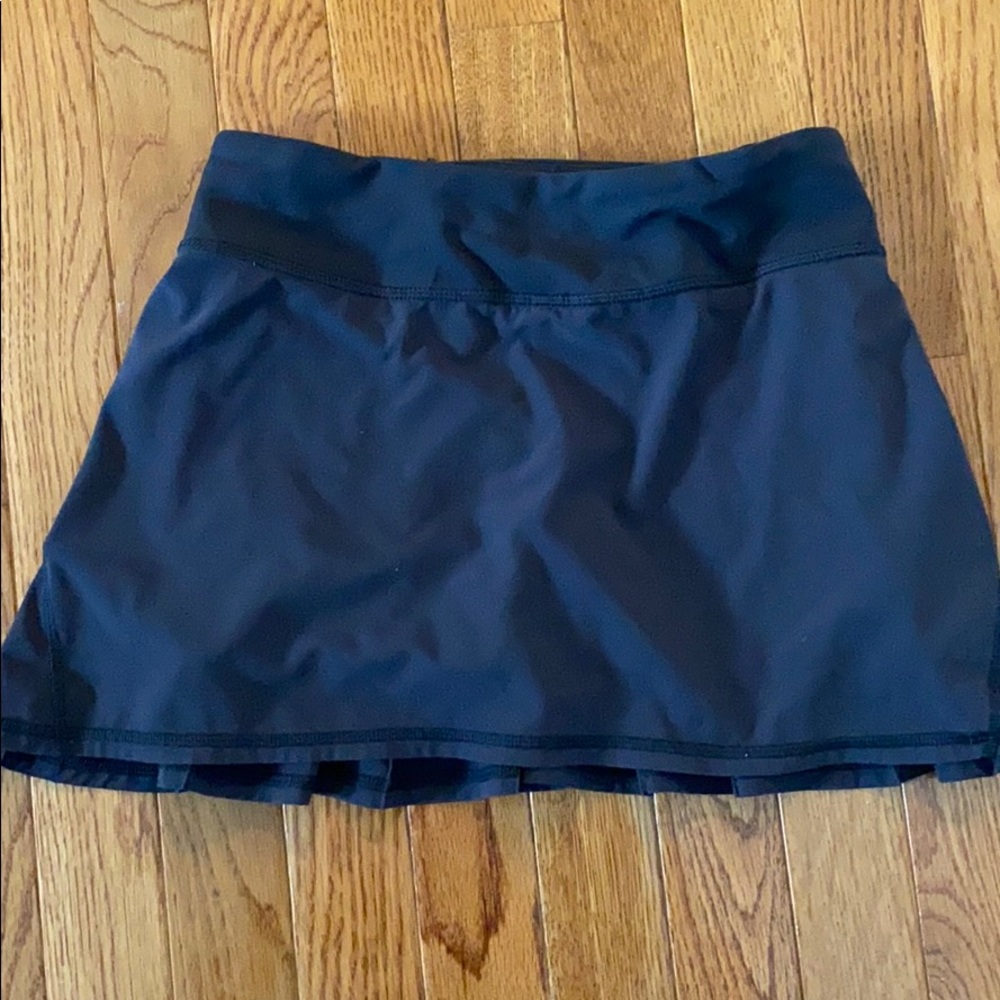 EUC lululemon skirt.  Size 2 regular